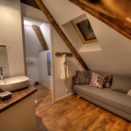 Corps De Garde De La Roche Holiday home *